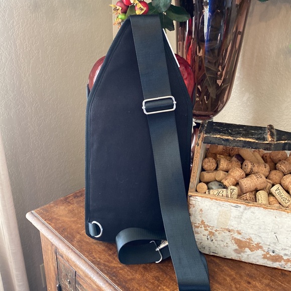 Disney haunted mansion Crossbody sling/ shoulder bag - Picture 4 of 7